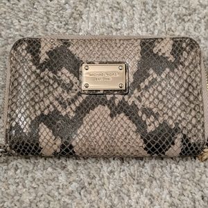 Michael Kors wristlet